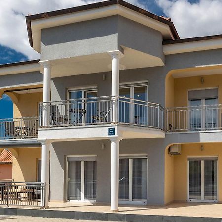 Apartmani Dea ซริกเวนิซา ภายนอก รูปภาพ