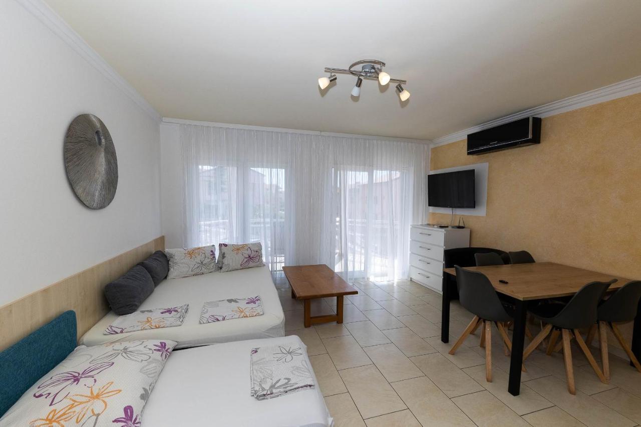 Apartmani Dea ซริกเวนิซา ภายนอก รูปภาพ