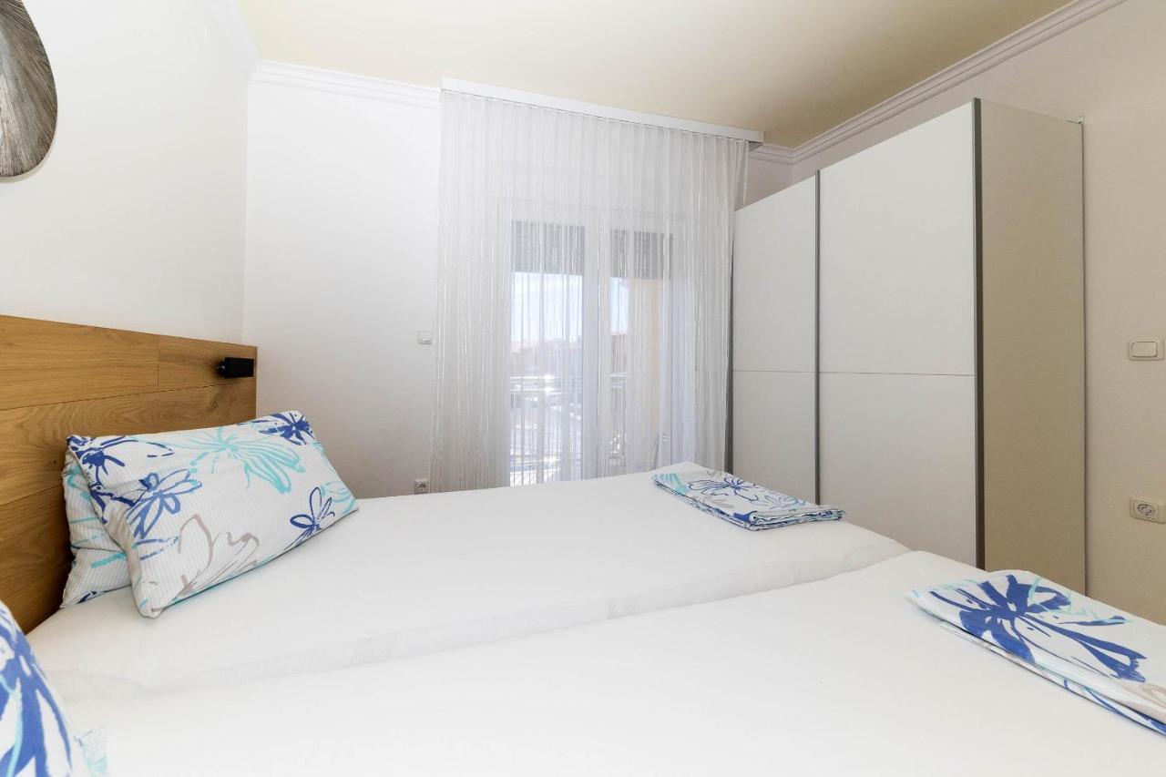 Apartmani Dea ซริกเวนิซา ภายนอก รูปภาพ