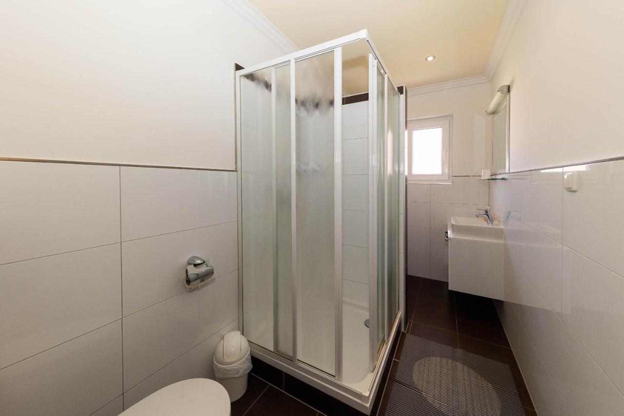 Apartmani Dea ซริกเวนิซา ภายนอก รูปภาพ