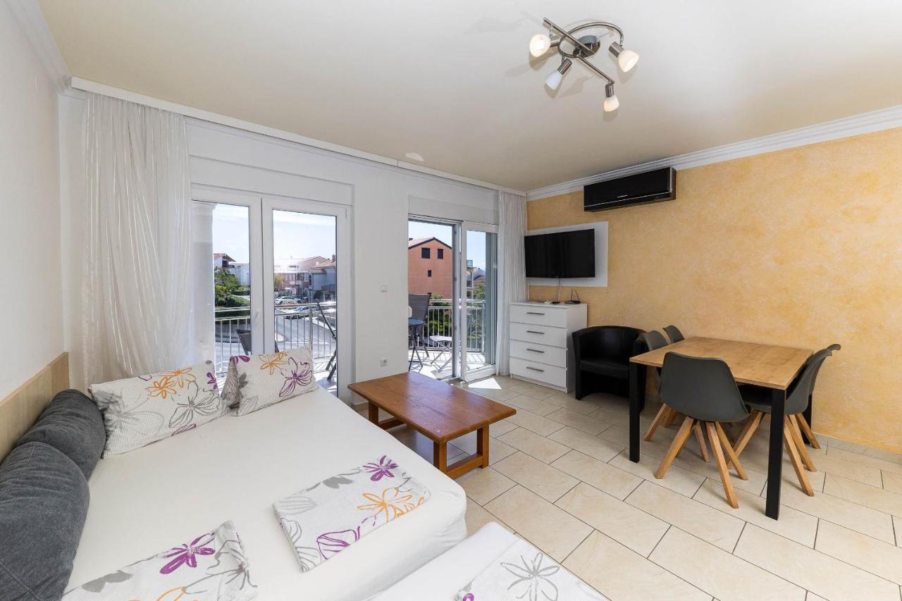 Apartmani Dea ซริกเวนิซา ภายนอก รูปภาพ